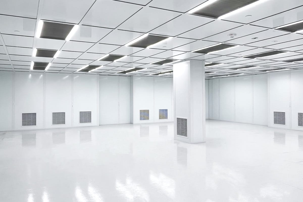 Photo of a modular cleanroom features